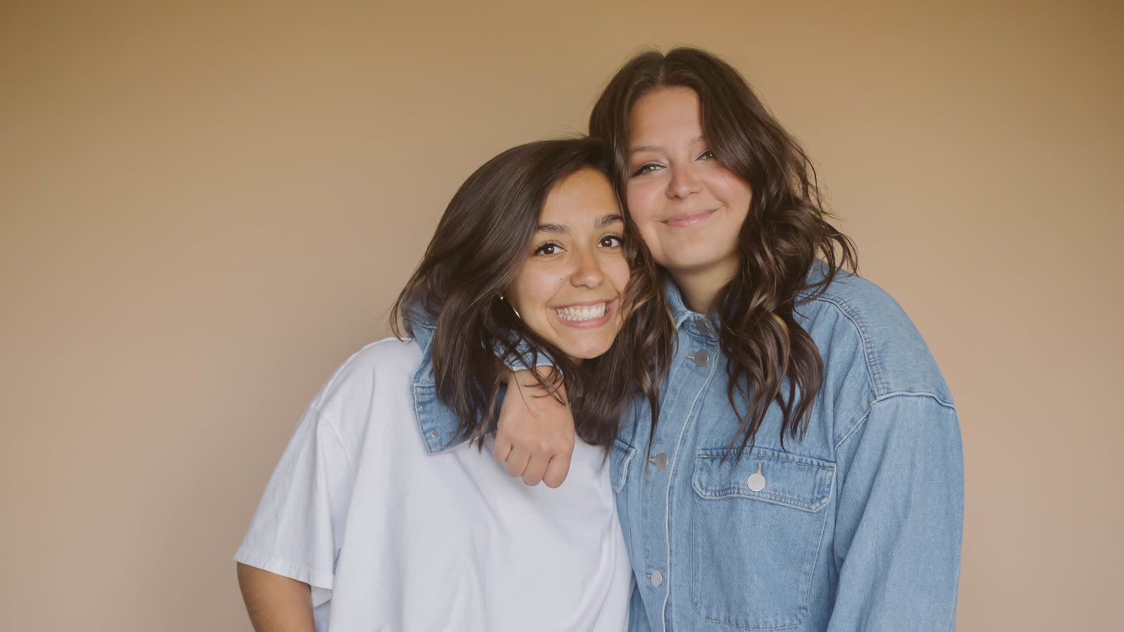Kaylee and Erica Tuttle, worship duo
